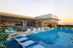 Het zwembad van het Bayfront Hotel Cebu - Capitol Site