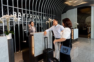 De receptie van het Bayfront Hotel Cebu - Capitol Site