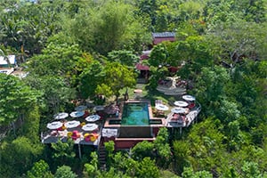 Luchtfoto van het Nakabalo Guesthouse & Restaurant in Siquijor