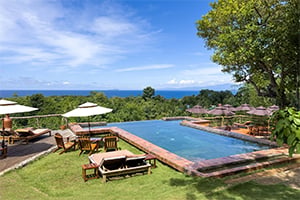 Het zwembad van het Nakabalo Guesthouse in Siquijor op de Filipijnen