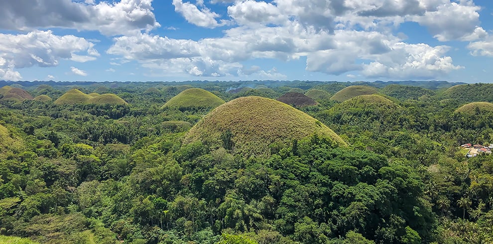 De indrukwekkende Chocolate Hills op Bohol, Filipijnen