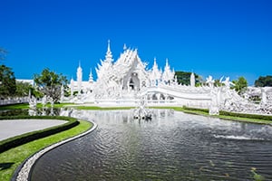 De indrukwekkende Wat Rong Khun (Witte Tempel) in Chiang Rai