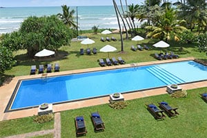 Het prachtige zwembad van het Mandara Resort in Mirissa