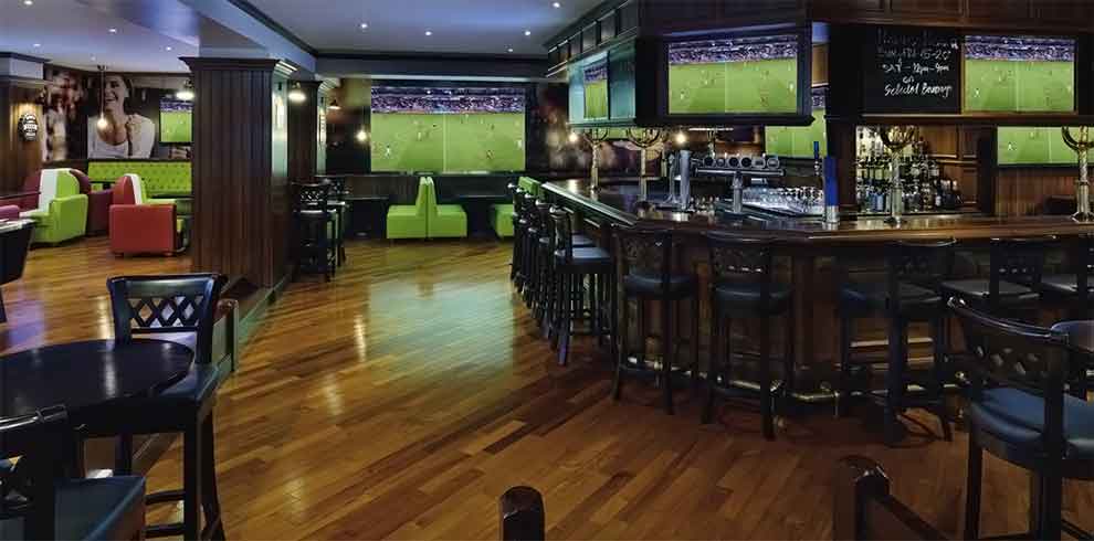 Dubai - Movenpick Hotel & Apartments Bur Dubai