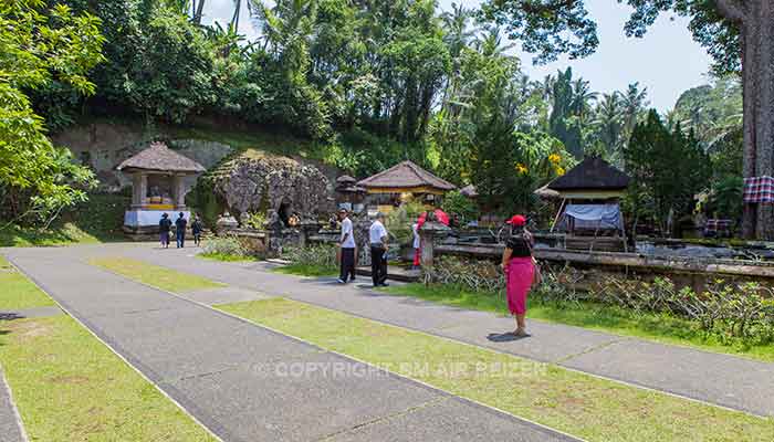 Goa Gajah tempel