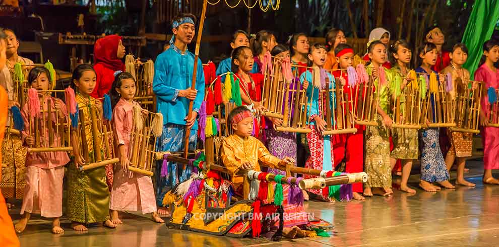 Bandung - Saung Angklung Udjo