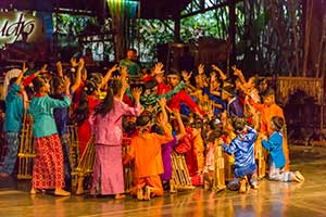 Bandung - Saung Angklung Udjo