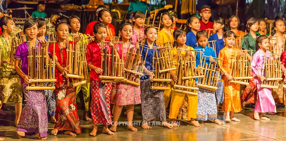 Bandung - Saung Angklung Udjo