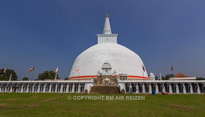 Sri Lanka - Anuradhapura - Ruwanweliseya