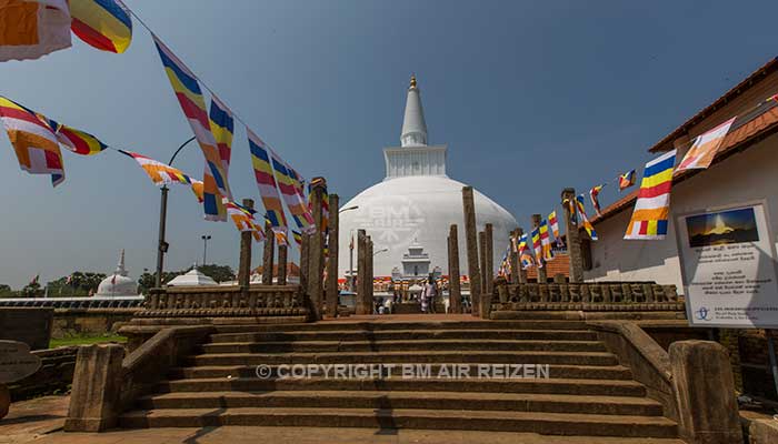 Sri Lanka - Anuradhapura - Ruwanweliseya