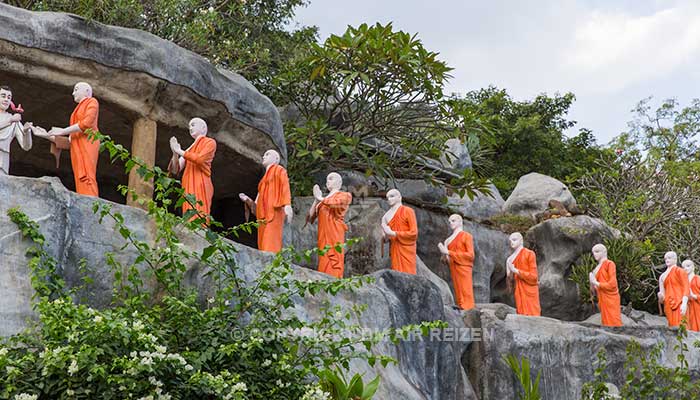 Sri Lanka - Dambulla - Boeddhistische monniken