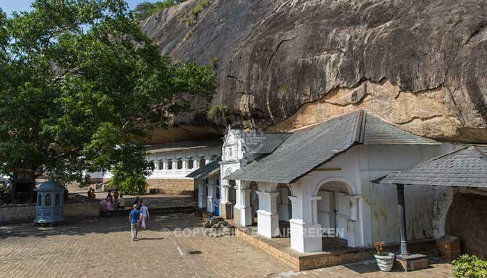 Sri Lanka - Dambulla - Aankomst bij de grottempel