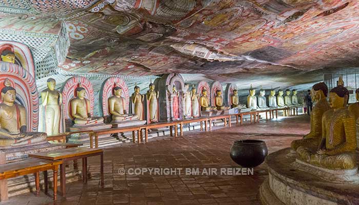 Sri Lanka - Dambulla - Boeddhabeelden in de grot