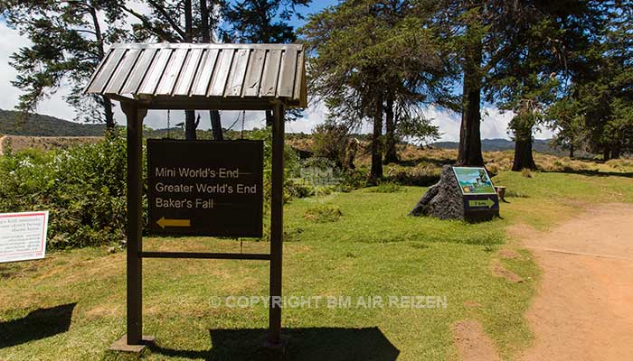 Sri Lanka - Horton Plains National Park - wegwijzer naar Mini World's End