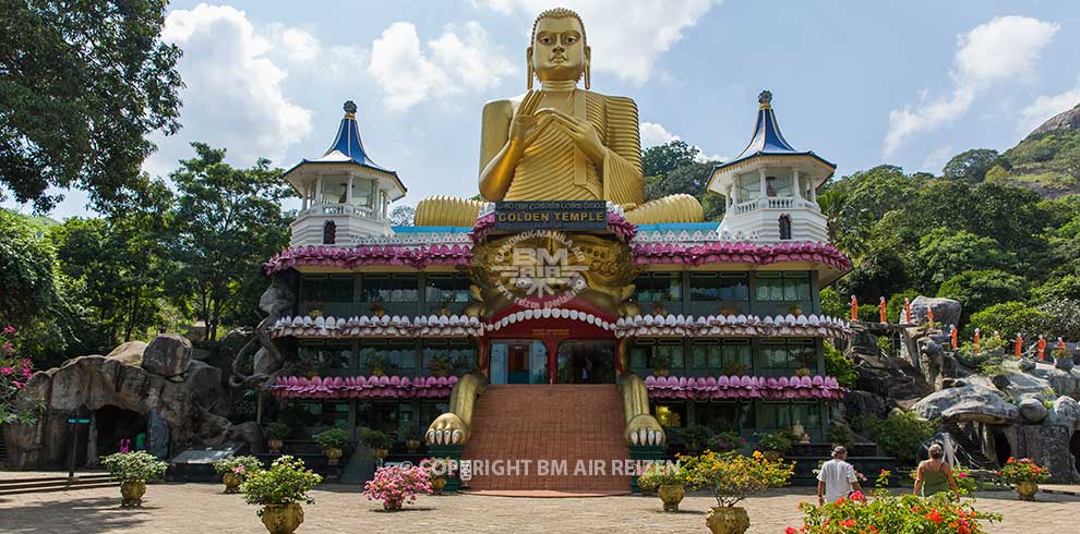 Dambulla - Golden Buddha Temple