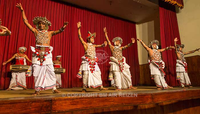 Kandy - culturele dansshow