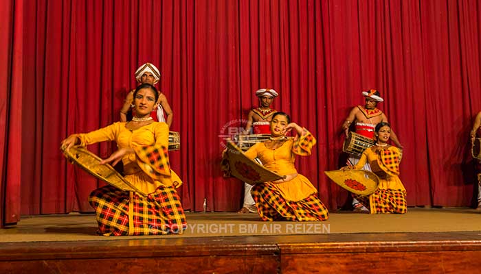 Kandy - culturele dansshow