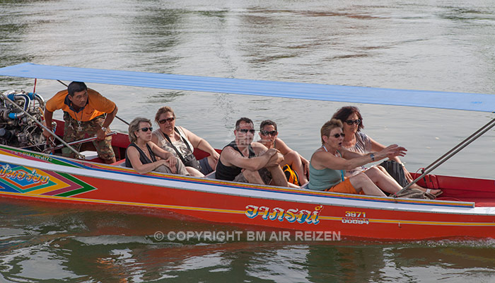 Kanchanaburi - boottocht River Kwai Bridge