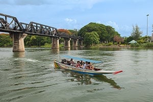Kanchanaburi - boottocht River Kwai Bridge