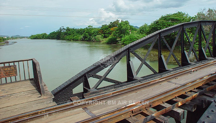 Kanchanaburi - River Kwai Bridge