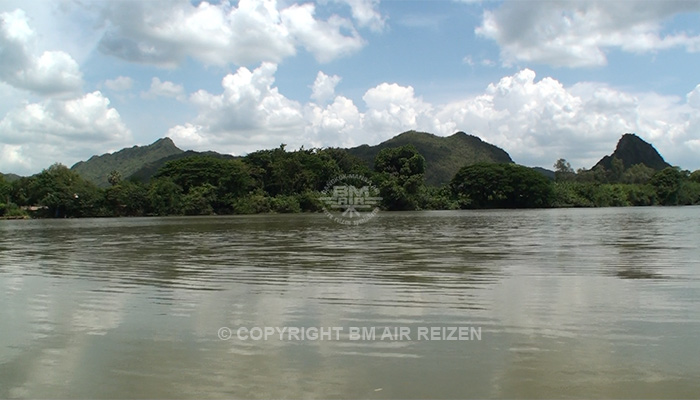 Kanchanaburi - River Kwai Bridge