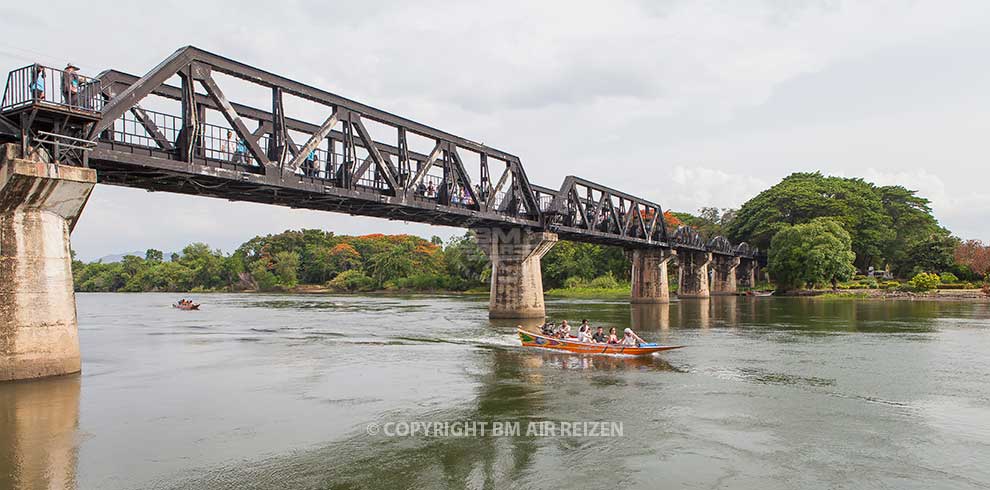 Kanchanaburi - River Kwai Bridge