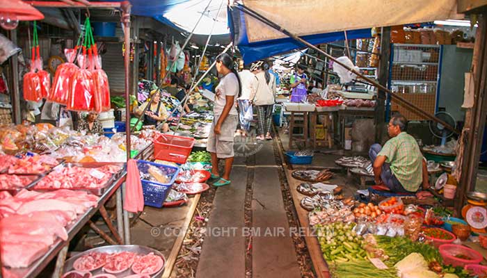 Maeklong Trein markt