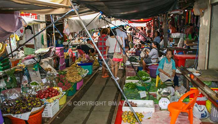 Maeklong Trein markt