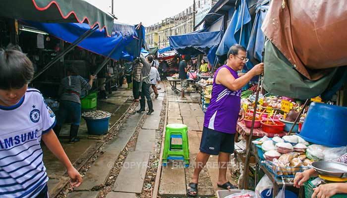 Maeklong Trein markt