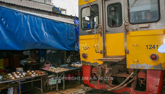 Maeklong Trein markt