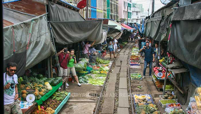 Maeklong Trein markt