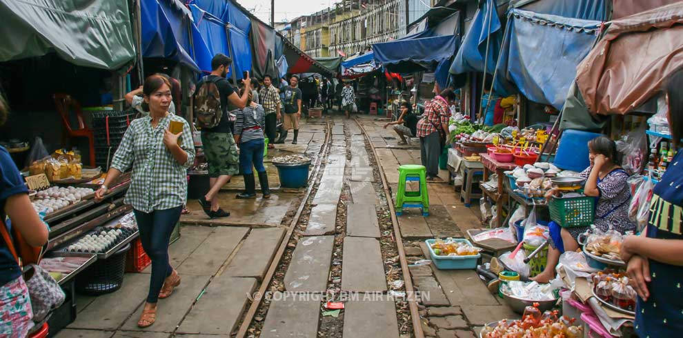 Maeklong Railway Market