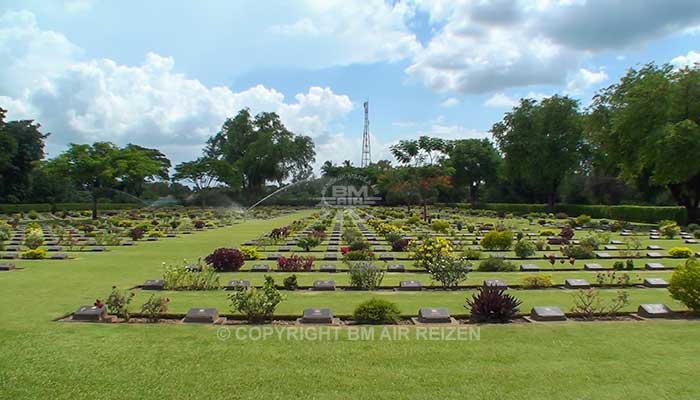 Kanchanaburi - War Cemetery