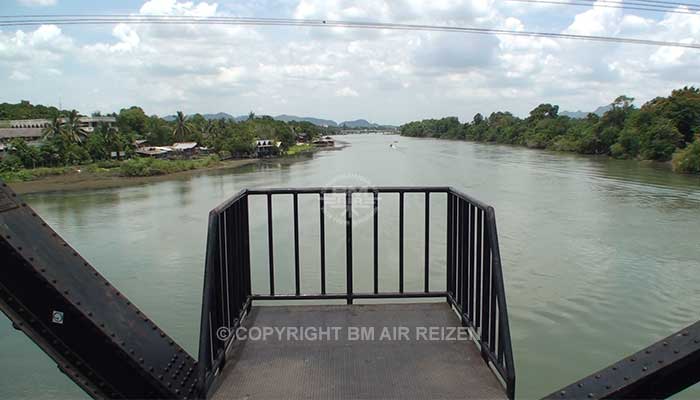 Kanchanaburi - River Kwai Bridge