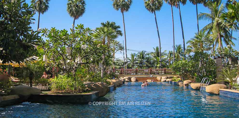 Jomtien Palm Beach Hotel