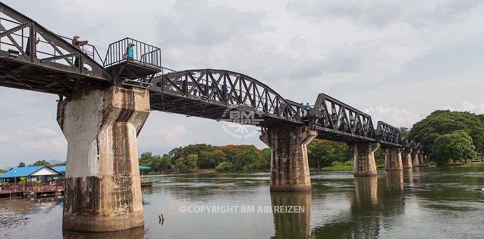 Kanchanaburi - River Kwai Bridge