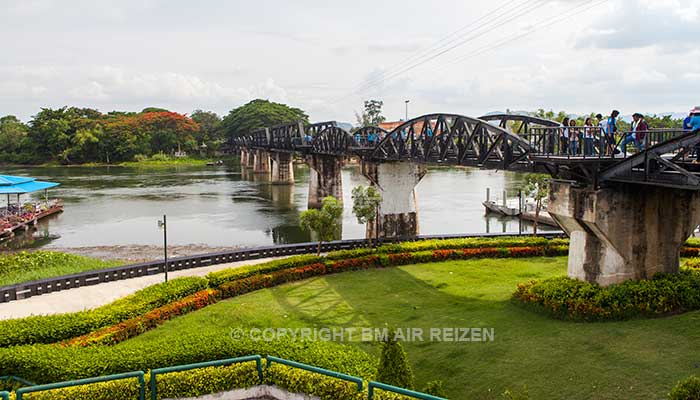 Kanchanaburi - River Kwai bridge