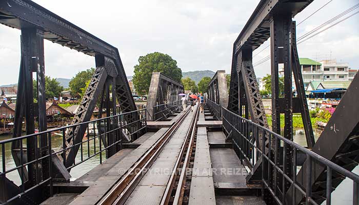 Kanchanaburi - River Kwai bridge