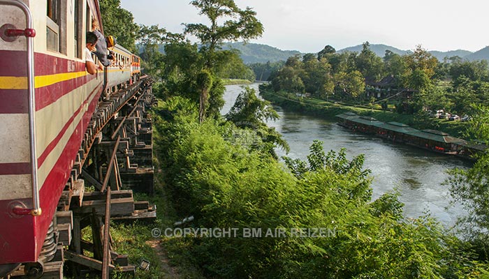 Kanchanaburi - Treinreis River Kwai