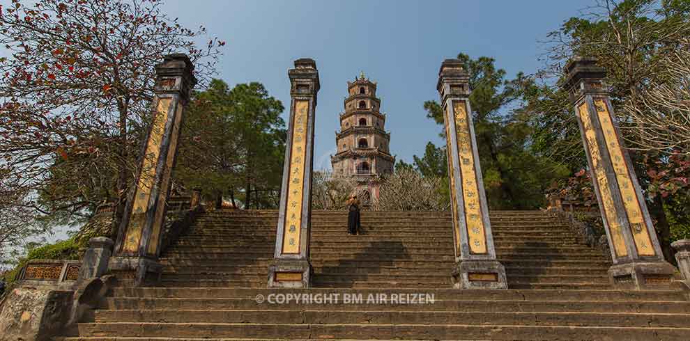 Hue - Thien Mu Pagoda